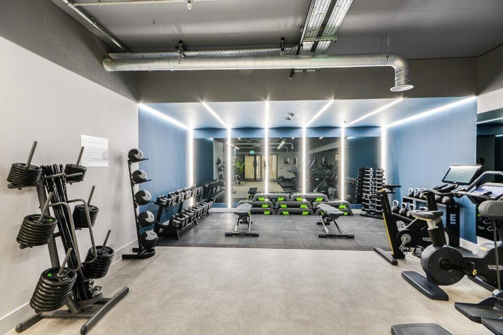 E1 Luxury * Londra